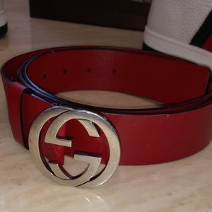 Men’s Red Gucci belt